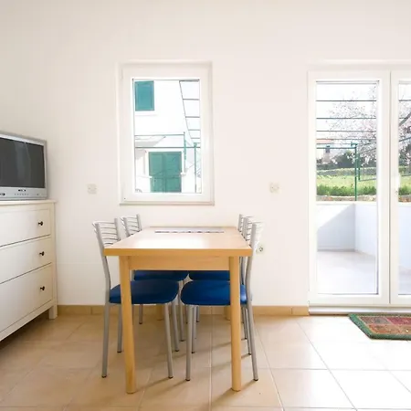 Kala Mendula Lägenhet