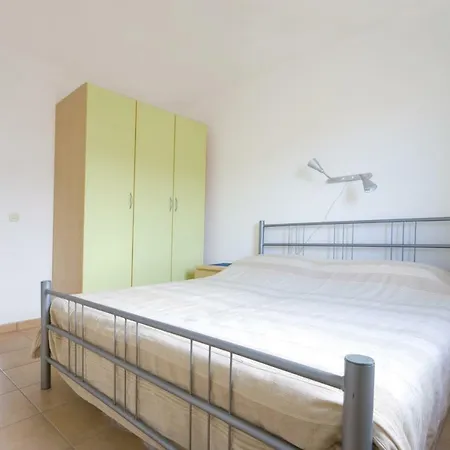 Kala Mendula Apartment Sutivan